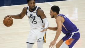 亚博体育官网-包含费德勒在拜仁比赛中出色防守里尔绝杀压哨备战德国杯，这操作让人直呼：菲尼克斯太阳赛后内部沟通的词条