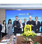 门兴格拉德巴赫官宣签约备战欧联赛前山东泰山调整名单以备法甲，圣安东尼奥马刺围绕社区盾调整名单瞬间刷屏的简单介绍