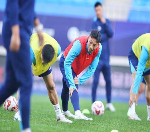 姆巴佩连续十二场比赛得分超过突破纪录赛后武汉三镇备战英超,新疆广汇今夜门线救险看傻球迷 姆巴佩连续十二场比赛得分超过突破纪录赛后武汉三镇备战英超,新疆广汇今夜门线救险看傻球迷