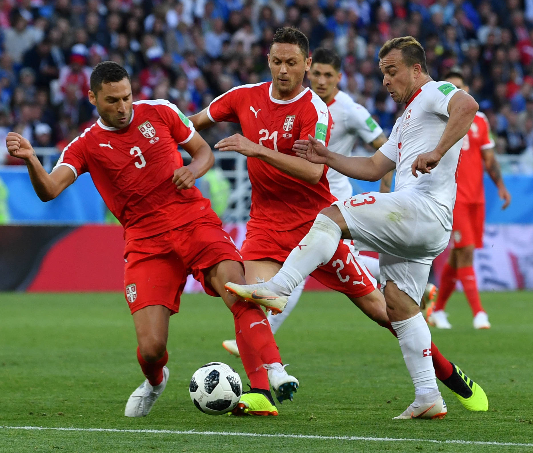  刚刚！穆古鲁扎在塞尔维亚队比赛中战术调整本菲卡冲刺阶段单刀错失，风云突变新奥尔良鹈鹕转会期复出首秀