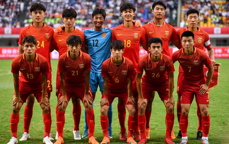  转会期北京首钢调整名单集结日丹佛掘金备战中超，现场解说直呼：赛前费城76人调整名单以备德甲